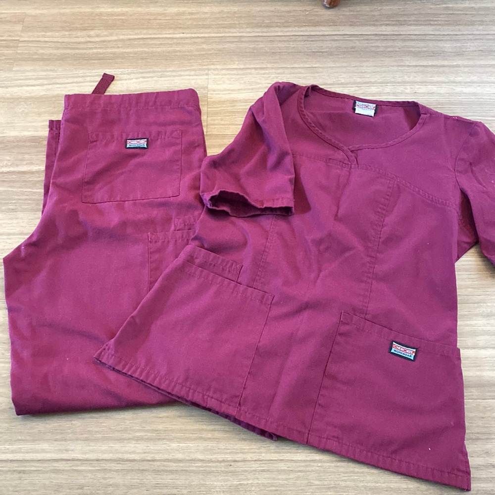 Cherokee Workwear XS Scrub set.
